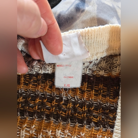 VINTAGE!! Huntington Ridge | Striped Knit Vest, Size L - Picture 5 of 6